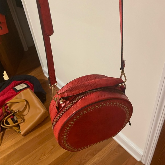 INC International Concepts Women's Rilie Circle Top Handle Crossbody Bag Red - Picture 3 of 7